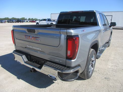New 2026 GMC Sierra 1500 SLT w/ SLT Premium Plus Package AWD/4WD image 5