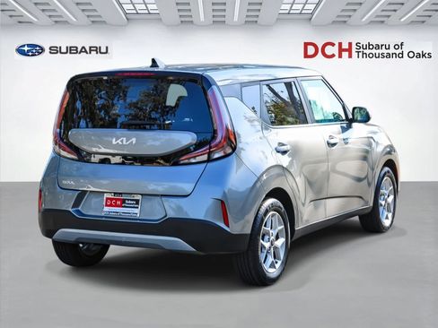 Used 2023 Kia Soul LX w/ Option Group 015 FWD image 4