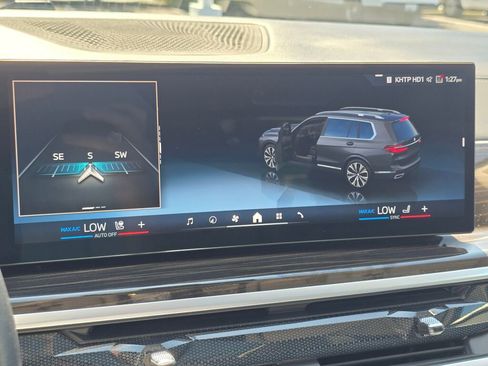 Used 2024 BMW X7 xDrive40i image 35