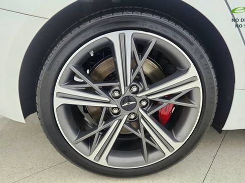 Used 2025 Genesis G70 2.5T image 56