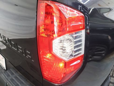 Used 2018 Toyota Tundra SR5 w/ SR5 Upgrade Package RWD image 30