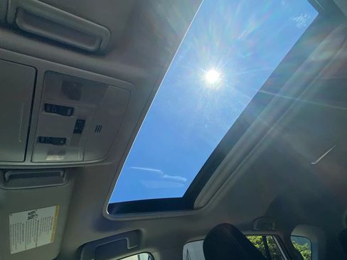 Used 2016 Toyota RAV4 XLE AWD/4WD image 27
