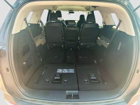 Used 2026 Kia Carnival FWD image 30