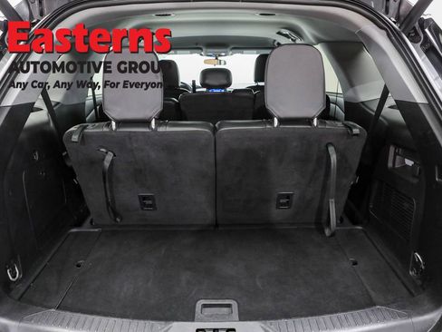 Used 2023 Ford Explorer XLT w/ Equipment Group 202A image 9