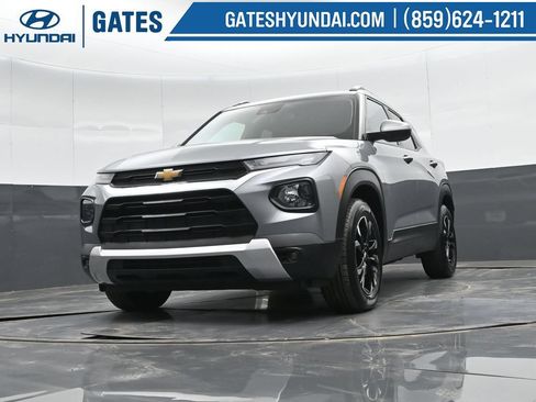 Used 2023 Chevrolet TrailBlazer LT FWD image 36