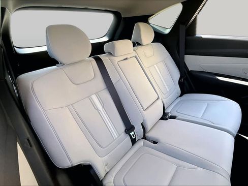 Used 2025 Hyundai Tucson SEL FWD image 18