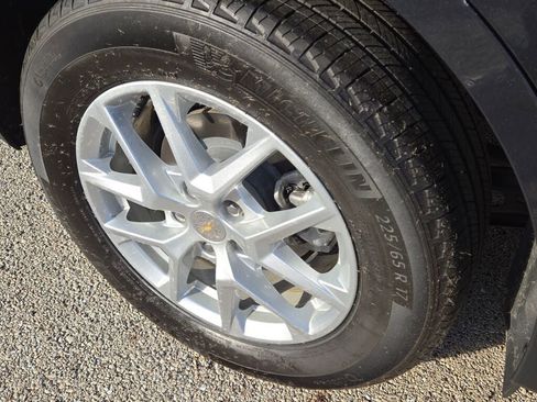 Used 2023 Chevrolet Equinox LT image 11