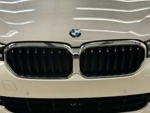 Used 2021 BMW 530i w/ Convenience Package image 5