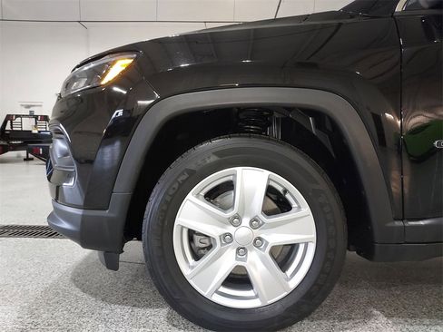 Used 2022 Jeep Compass Latitude image 16