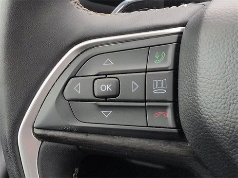 Used 2024 Jeep Grand Cherokee L Limited w/ Luxury Tech Group II image 20