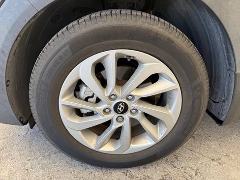 Used 2016 Hyundai Tucson SE w/ Option Group 02 FWD image 3
