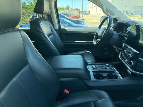 Used 2024 Ford Expedition Max XLT AWD/4WD image 3