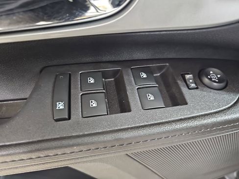 Used 2017 Chevrolet Equinox LS FWD image 31