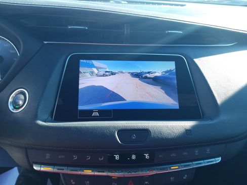 Used 2021 Cadillac XT4 Premium Luxury image 21