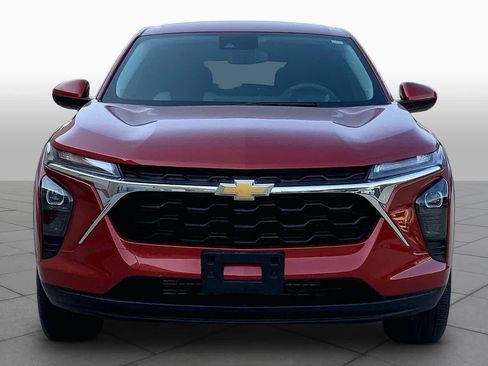 Used 2024 Chevrolet Trax LS w/ LS Convenience Package FWD image 4