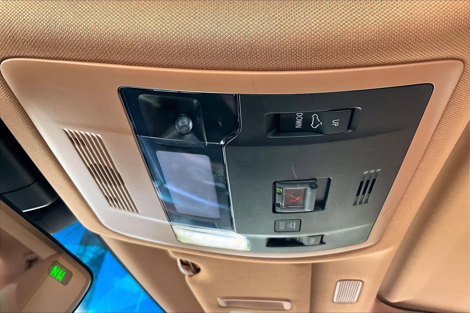 Used 2025 Lexus ES 350 w/ Premium Package FWD image 32