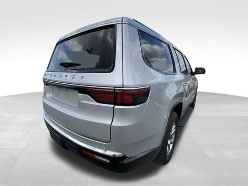 Used 2023 Jeep Wagoneer 4WD image 9