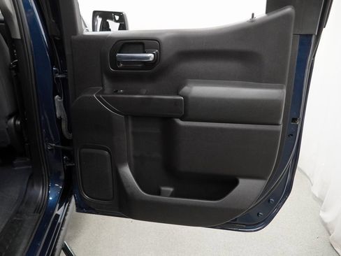 Used 2020 Chevrolet Silverado 1500 Custom w/ Custom Value Package image 43