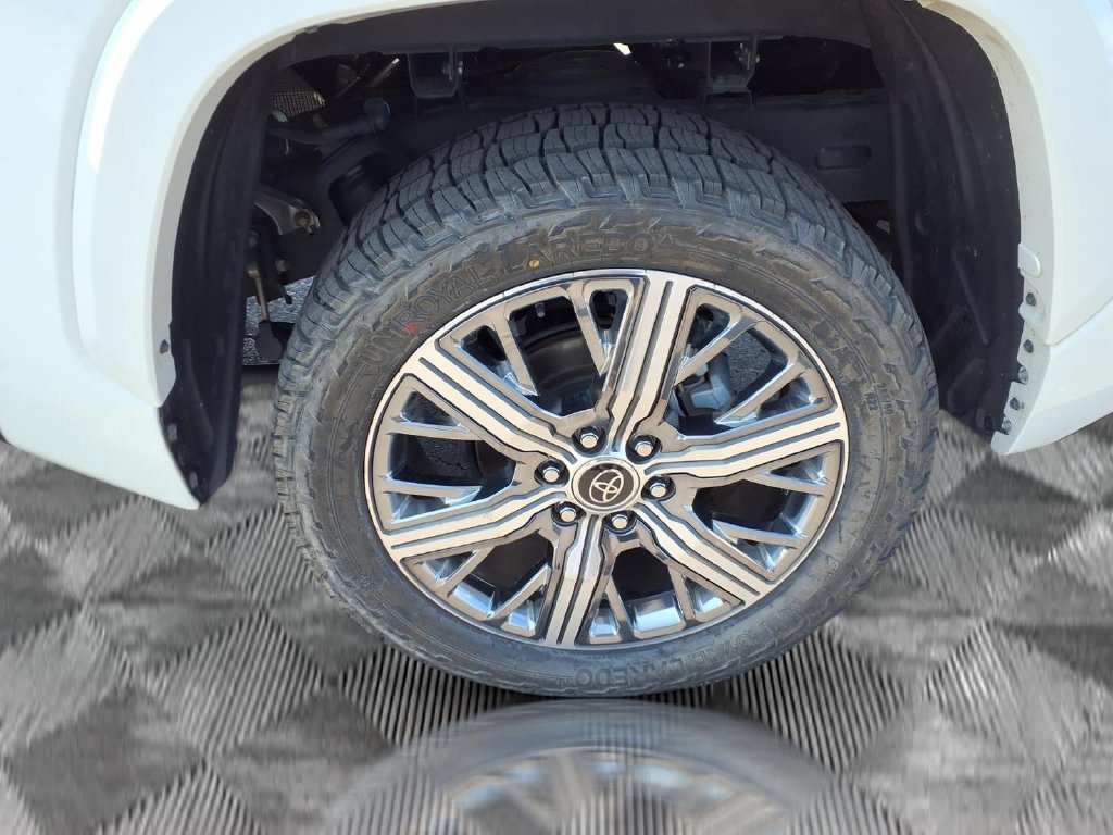 Used 2024 Toyota Tundra Capstone AWD/4WD image 26