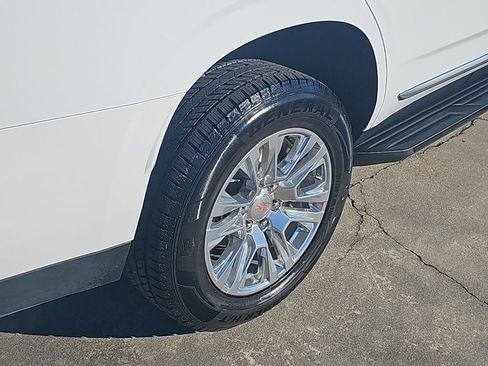 Used 2025 GMC Yukon Denali AWD/4WD image 10