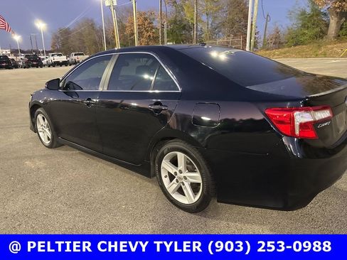 Used 2014 Toyota Camry L image 5