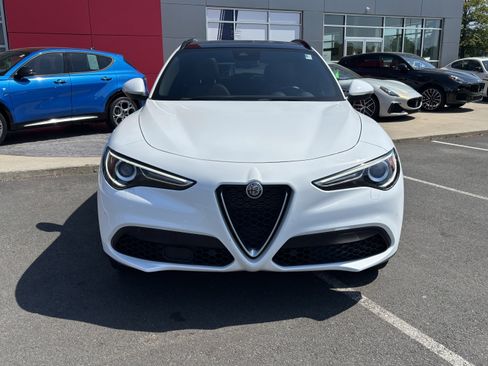 Used 2022 Alfa Romeo Stelvio Ti w/ Active Assist Plus Package AWD/4WD image 3