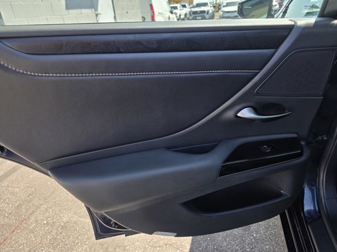 Used 2022 Lexus ES 350 w/ Premium Package image 12