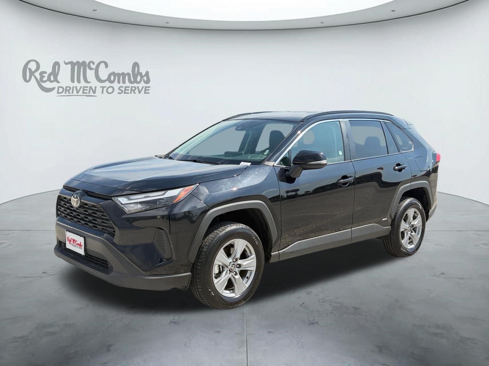 Used 2025 Toyota RAV4 XLE AWD/4WD image 1