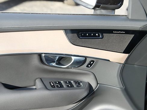 New 2026 Volvo XC90 B6 Plus w/ Protection Package Premier image 11