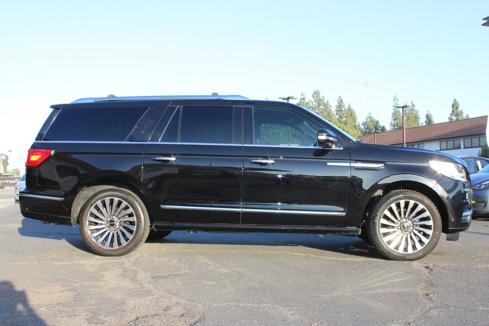 Used 2018 Lincoln Navigator L Reserve w/ Technology Package AWD/4WD image 49