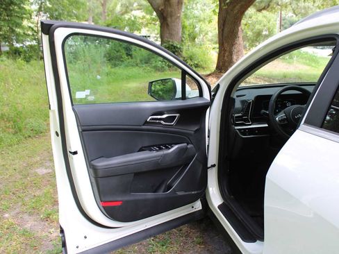 New 2025 Kia Sportage EX image 18