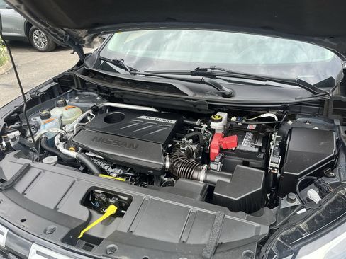 Used 2025 Nissan Rogue SV AWD/4WD image 27