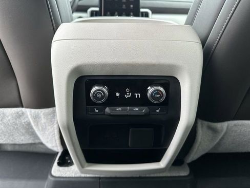 Used 2024 GMC Acadia Denali w/ Super Cruise Package image 21