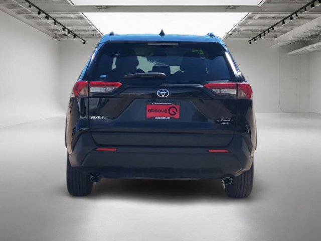Used 2025 Toyota RAV4 XLE AWD/4WD image 3