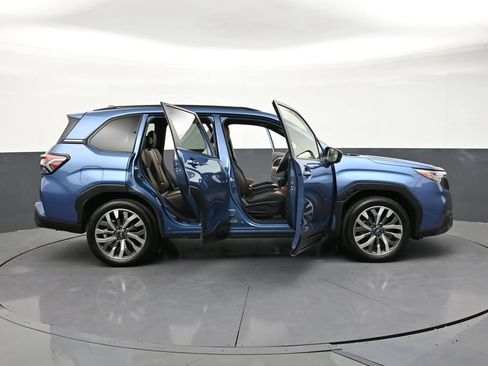 Used 2025 Subaru Forester Touring AWD/4WD image 33