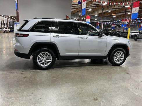 Certified 2025 Jeep Grand Cherokee Laredo X w/ Luxury Tech Group I image 6