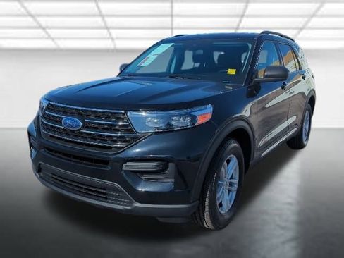 Used 2022 Ford Explorer XLT image 24