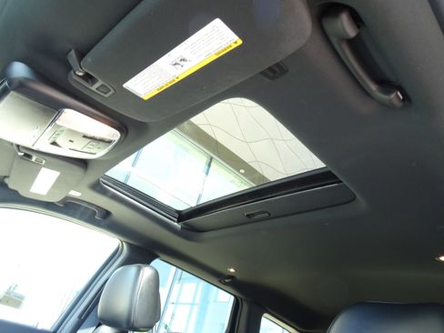 Used 2020 Jeep Grand Cherokee Limited image 11