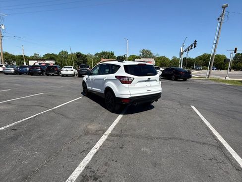 Used 2018 Ford Escape SE w/ SE Sport Appearance Package AWD/4WD image 10