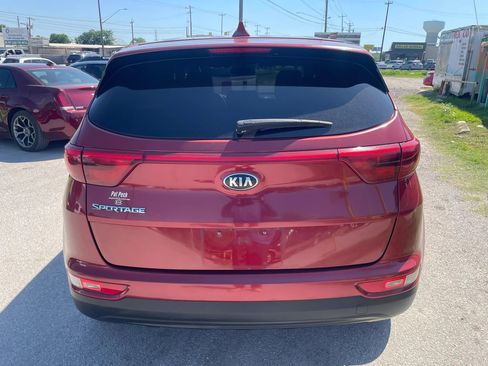 Used 2017 Kia Sportage LX AWD/4WD image 2