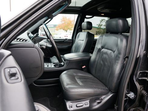 Used 2002 Lincoln Blackwood image 13
