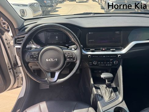Used 2022 Kia Niro EX Premium FWD image 15