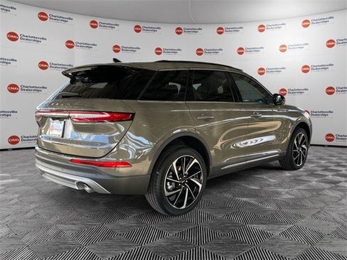 New 2025 Lincoln Corsair Reserve w/ Equipment Group 202A image 5