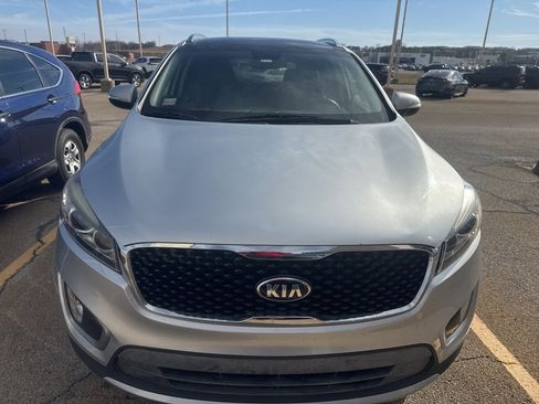 Used 2016 Kia Sorento EX w/ EX Touring Package image 2