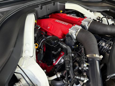 Used 2020 Ferrari Portofino image 39