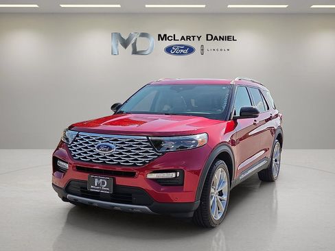 Used 2021 Ford Explorer Platinum w/ Equipment Group 601A AWD/4WD image 2