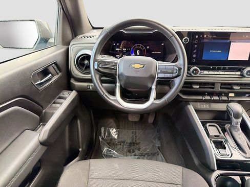 Used 2024 Chevrolet Colorado LT w/ LT Convenience Package image 16