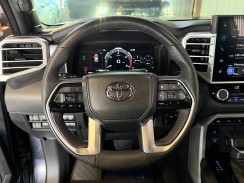Used 2024 Toyota Sequoia Platinum AWD/4WD image 20