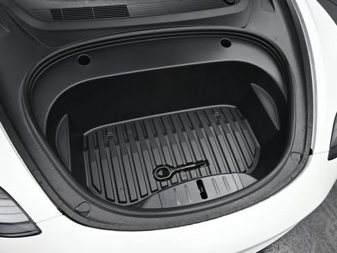 Used 2023 Tesla Model 3 Performance image 11