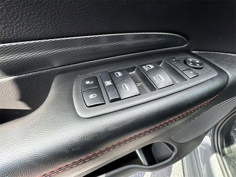 Used 2025 Dodge Durango GT w/ Blacktop Package image 13